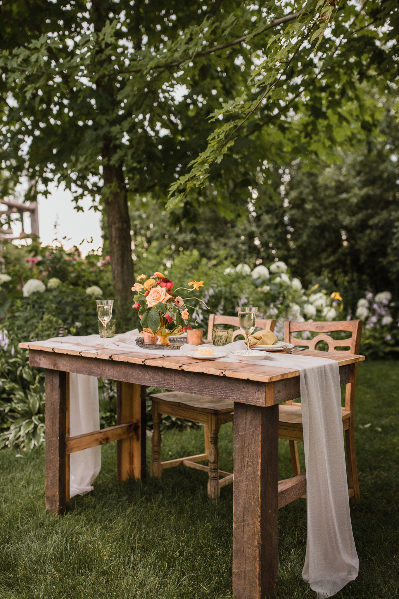 romantic vitnage wedding inspiration