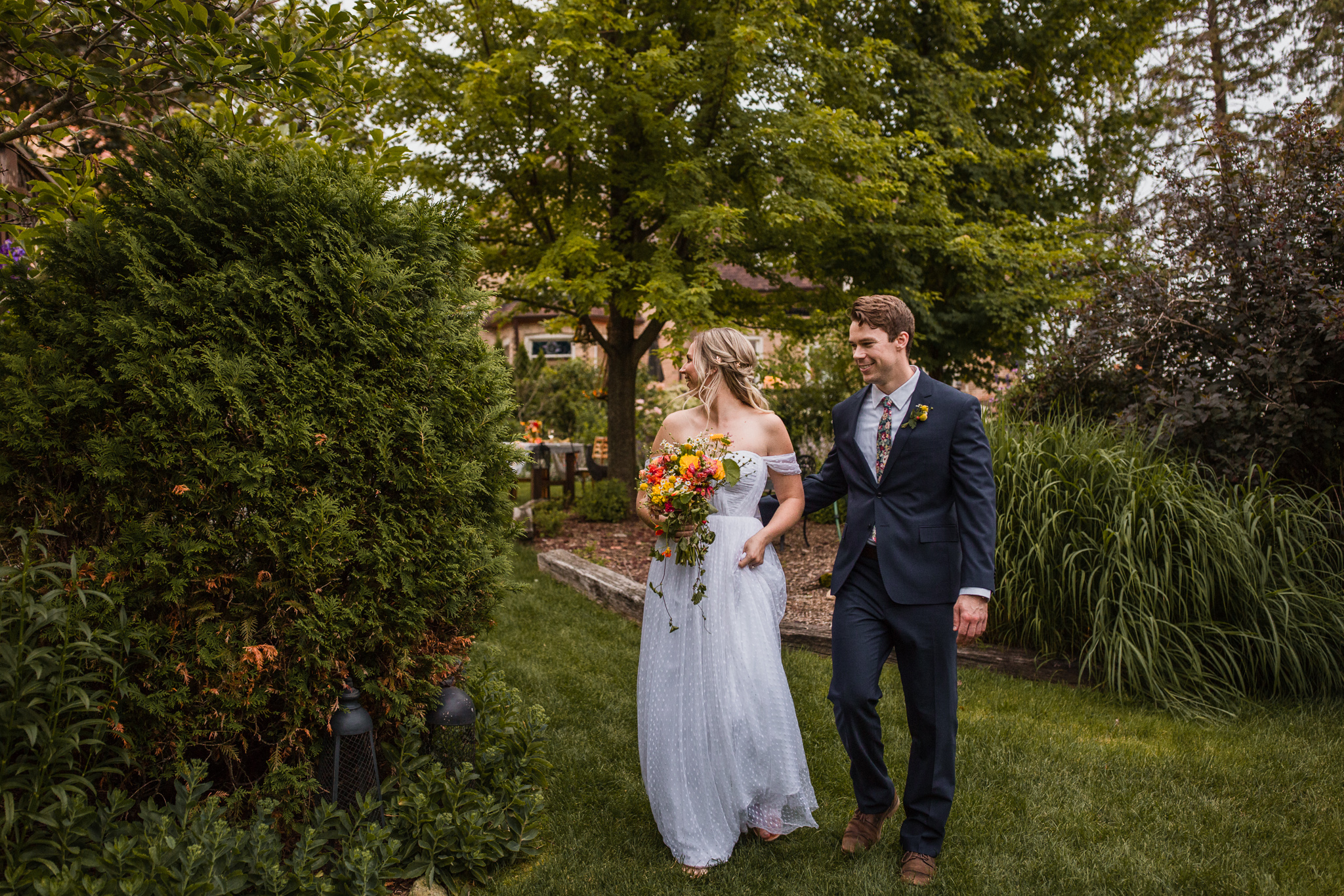 candid wedding moments