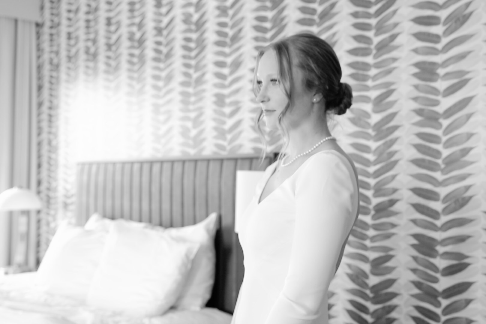 Bride in the suite at Hotel Northland