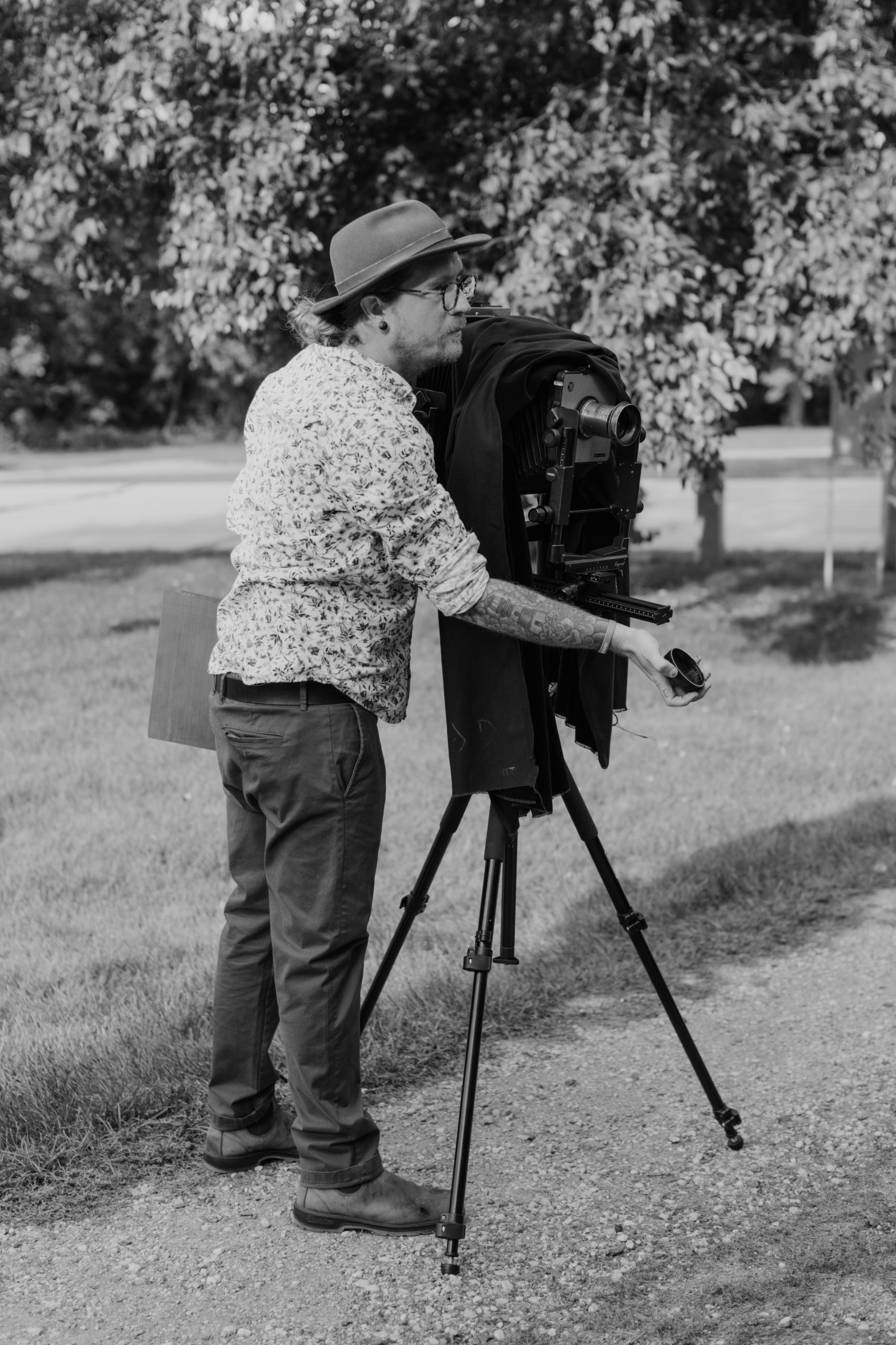 Tintype photographer for wedding taking picture of bride and groom - Silvergraphic photo co, Milwaukee